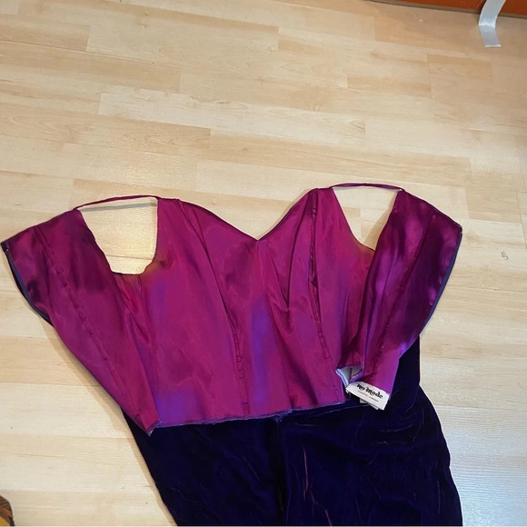 Vintage Nu-Mode women’s purple velvet dress in size 9/10 - Picture 7 of 15